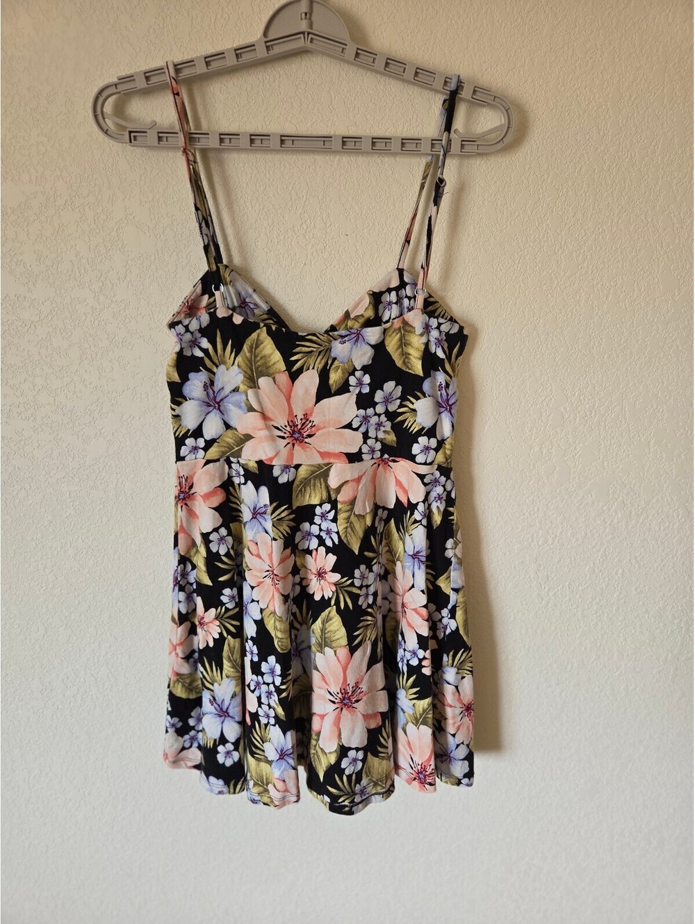 Forever 21 Black Floral Cami Romper with Adjustable Straps, Size Large